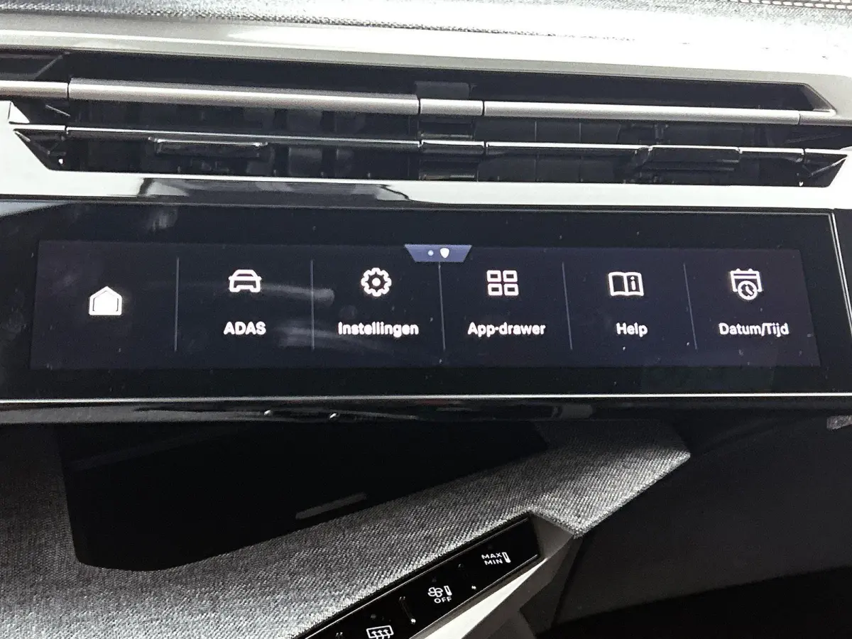1.6 Plug-in Hybrid 225pk GT 7p Automaat | Schuif-/kanteldak | Elektrisch Verstelb. Bestuurdersstoel | Navigatie | Climate Control | 360 Camera | Matrix-LED | Stoelverwarming |