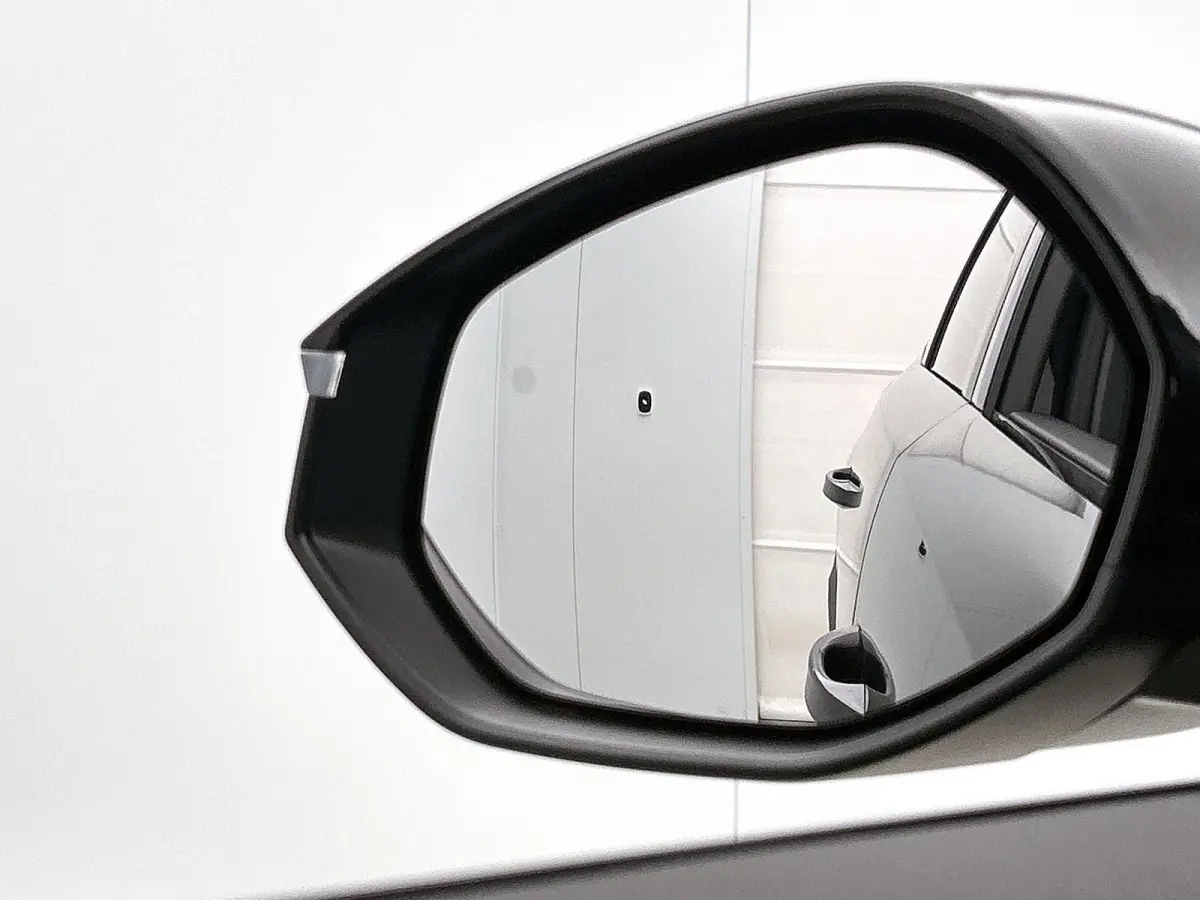 1.6 Plug-in Hybrid 225pk GT 7p Automaat | Schuif-/kanteldak | Elektrisch Verstelb. Bestuurdersstoel | Navigatie | Climate Control | 360 Camera | Matrix-LED | Stoelverwarming |