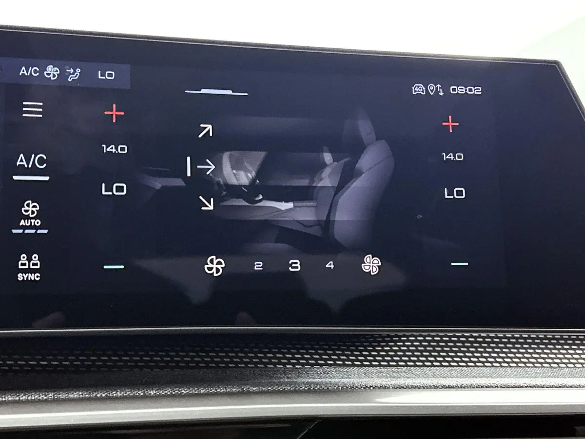 1.6 Plug-in Hybrid 225pk GT 7p Automaat | Schuif-/kanteldak | Elektrisch Verstelb. Bestuurdersstoel | Navigatie | Climate Control | 360 Camera | Matrix-LED | Stoelverwarming |