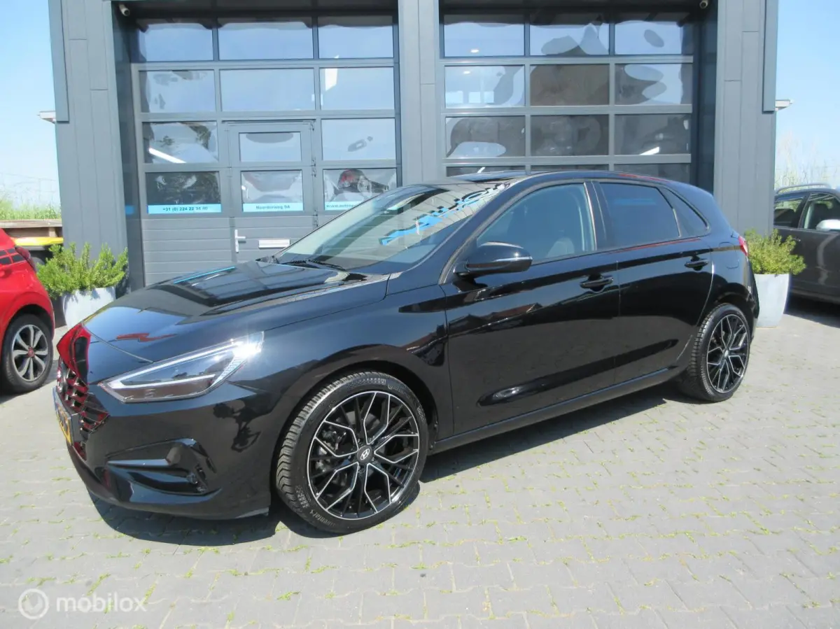 Hyundai i30 2023 Benzine Handgeschakeld leasen