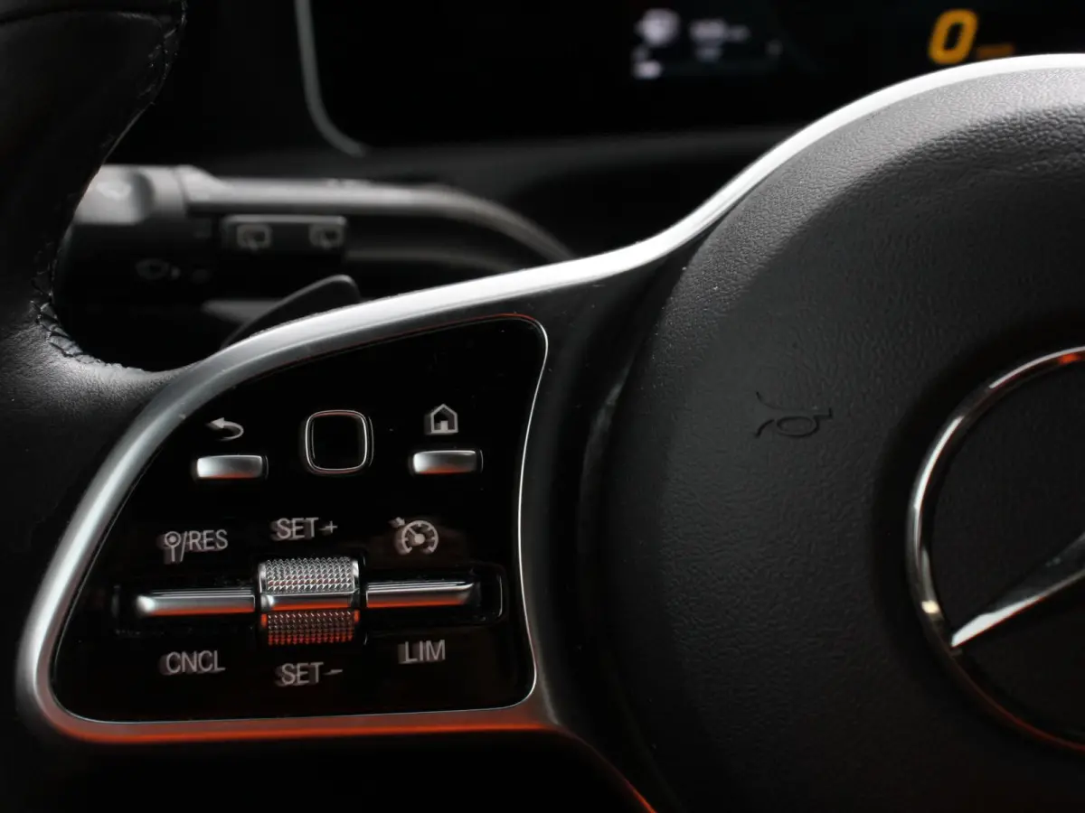 200 163pk Automaat Advantage Proressive Style Navigatie Virtual Cockpit Climate control Half leder Camera Parkeer Sensoren Lichtmetalen Velgen Cruise Control Stoelverwarming