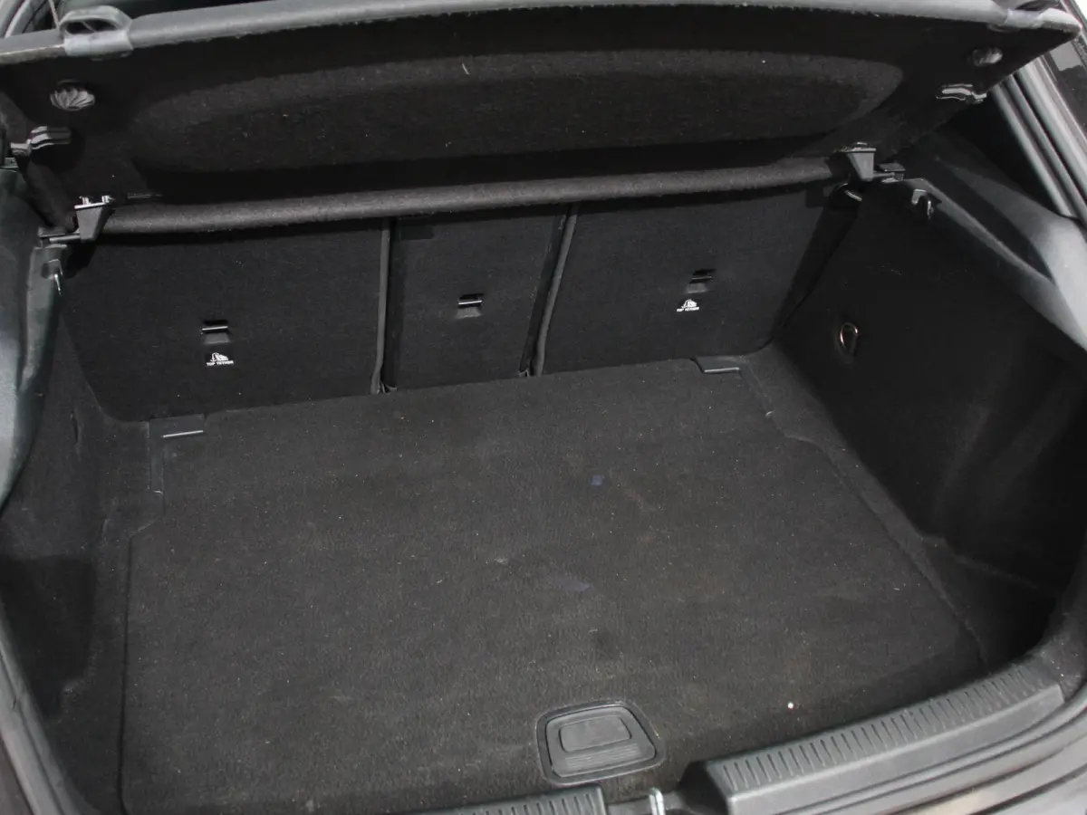 200 163pk Automaat Advantage Proressive Style Navigatie Virtual Cockpit Climate control Half leder Camera Parkeer Sensoren Lichtmetalen Velgen Cruise Control Stoelverwarming