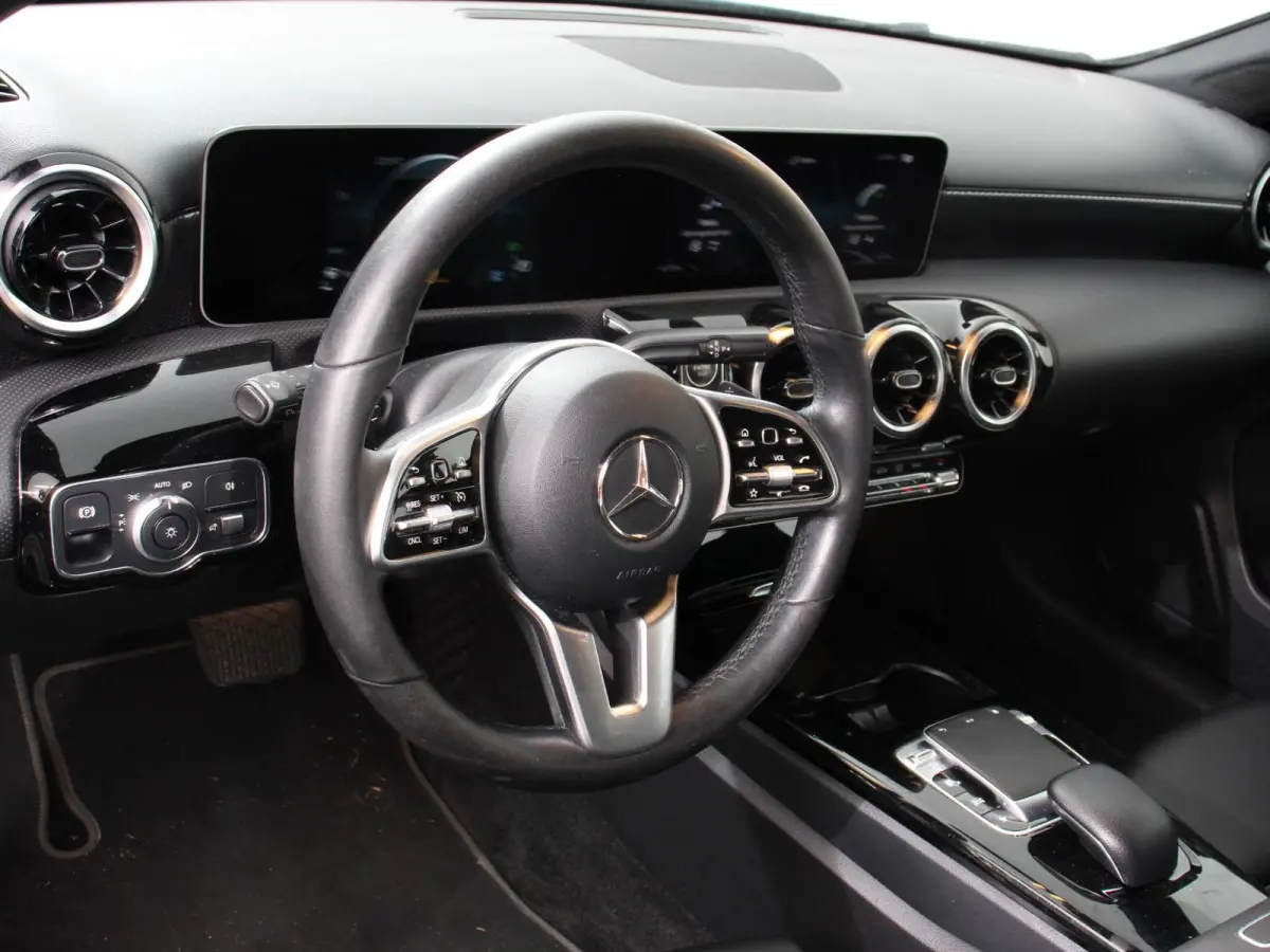 200 163pk Automaat Advantage Proressive Style Navigatie Virtual Cockpit Climate control Half leder Camera Parkeer Sensoren Lichtmetalen Velgen Cruise Control Stoelverwarming