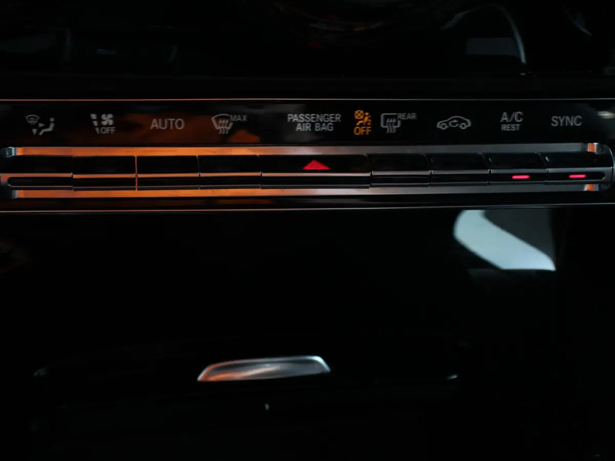 200 163pk Automaat Advantage Proressive Style Navigatie Virtual Cockpit Climate control Half leder Camera Parkeer Sensoren Lichtmetalen Velgen Cruise Control Stoelverwarming