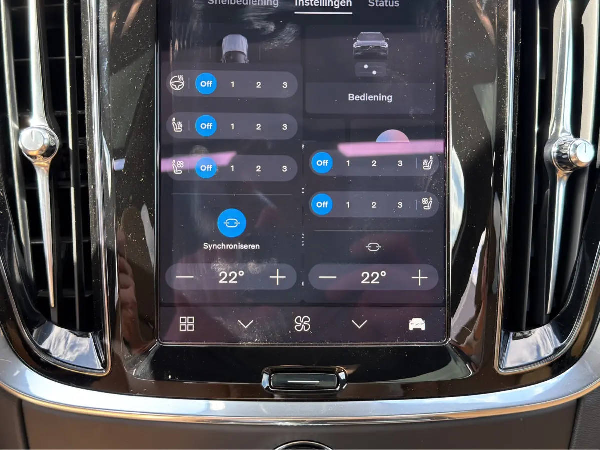 2.0 T6 Plug-in hybrid AWD Ultra Dark Bowers & Wilkins | Massagestoelen | Gelamineerde ruiten | | Audio installatie high end | Buitenspiegels elektrisch verstel- en verwarmbaar | Cruise contr