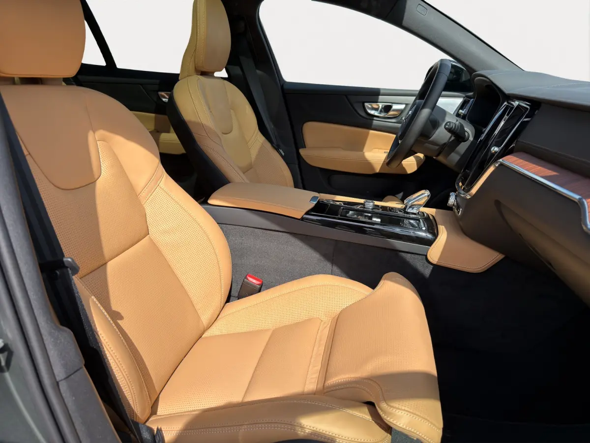 2.0 T6 Plug-in hybrid AWD Ultra Dark Bowers & Wilkins | Massagestoelen | Gelamineerde ruiten | | Audio installatie high end | Buitenspiegels elektrisch verstel- en verwarmbaar | Cruise contr