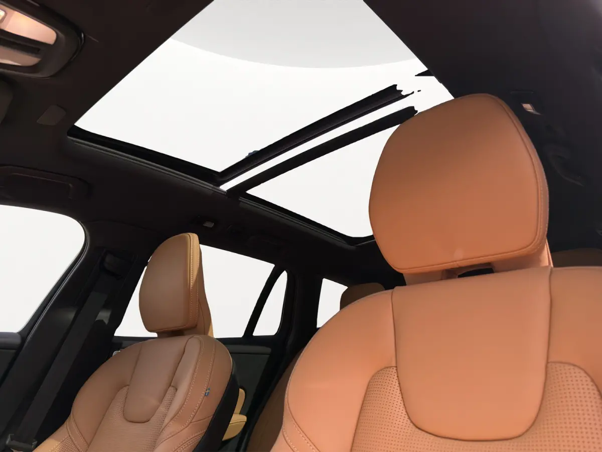 2.0 T6 Plug-in hybrid AWD Ultra Dark Bowers & Wilkins | Massagestoelen | Gelamineerde ruiten | | Audio installatie high end | Buitenspiegels elektrisch verstel- en verwarmbaar | Cruise contr
