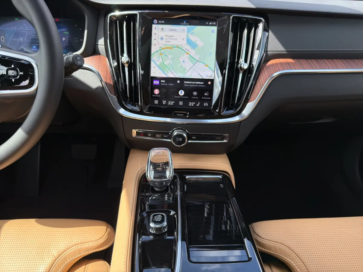 2.0 T6 Plug-in hybrid AWD Ultra Dark Bowers & Wilkins | Massagestoelen | Gelamineerde ruiten | | Audio installatie high end | Buitenspiegels elektrisch verstel- en verwarmbaar | Cruise contr