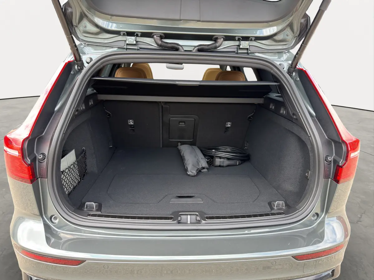 2.0 T6 Plug-in hybrid AWD Ultra Dark Bowers & Wilkins | Massagestoelen | Gelamineerde ruiten | | Audio installatie high end | Buitenspiegels elektrisch verstel- en verwarmbaar | Cruise contr