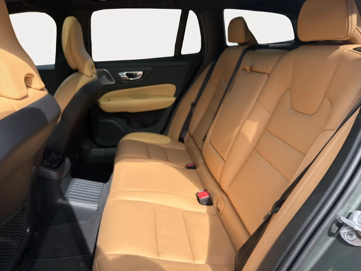 2.0 T6 Plug-in hybrid AWD Ultra Dark Bowers & Wilkins | Massagestoelen | Gelamineerde ruiten | | Audio installatie high end | Buitenspiegels elektrisch verstel- en verwarmbaar | Cruise contr