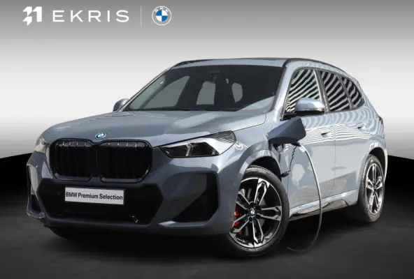 xDrive25e | M Sportpakket Pro | Panodak | Trekhaak | Head-Up | Driving Assistant Plus | Harman Kardon | Elektr. Stoelen | Parking Assistant Plus | Stuurwiel Verwamd | SOH 100% | 19'' LMV