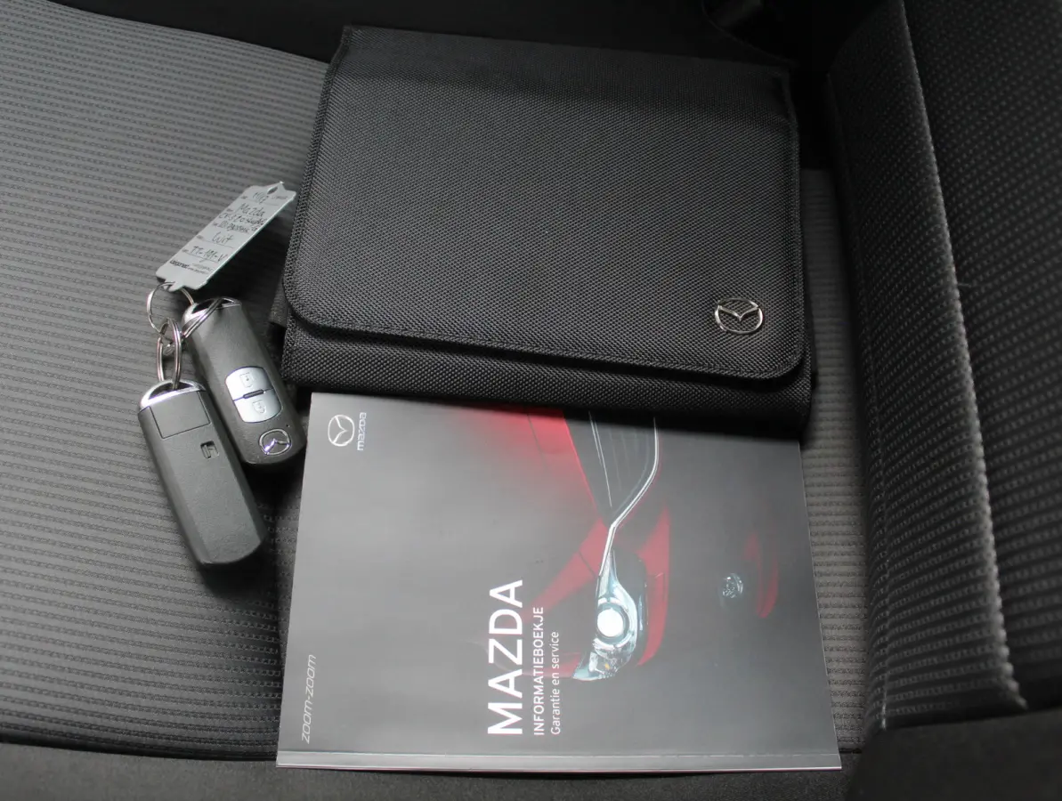 2.0 SkyActiv-G 120 Dynamic AIRCO | CRUISE | CAMERA | LMV16 | CV | DAB | NAVI