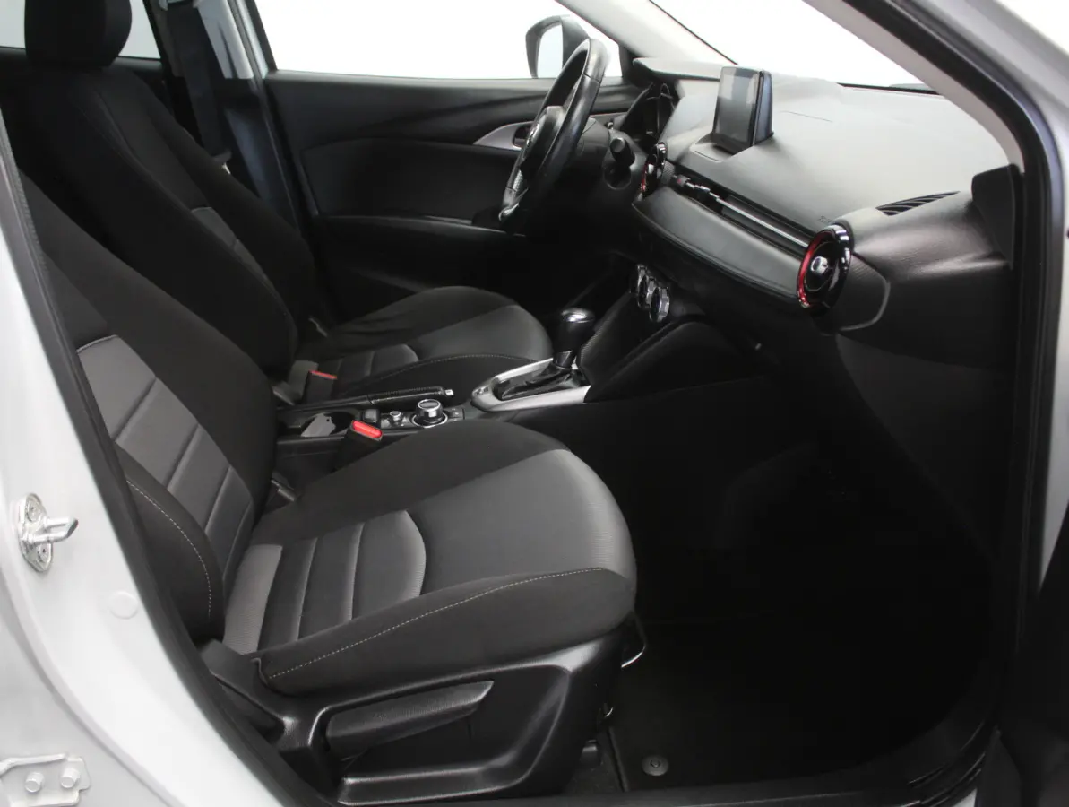 2.0 SkyActiv-G 120 Dynamic AIRCO | CRUISE | CAMERA | LMV16 | CV | DAB | NAVI