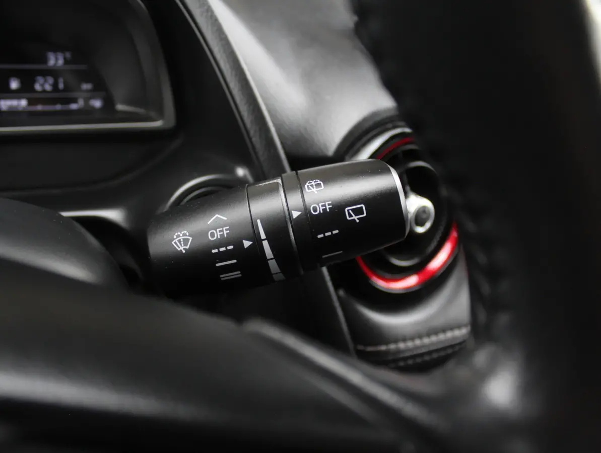 2.0 SkyActiv-G 120 Dynamic AIRCO | CRUISE | CAMERA | LMV16 | CV | DAB | NAVI