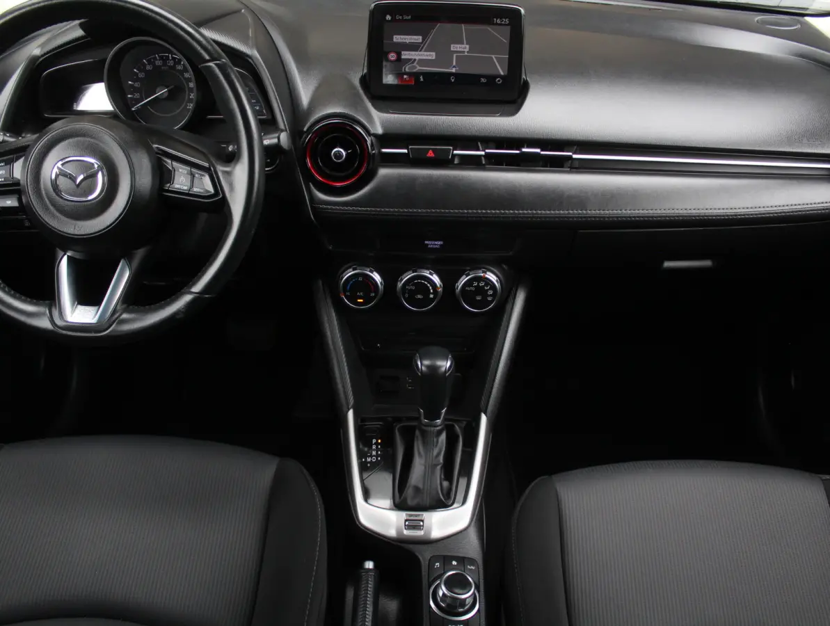 2.0 SkyActiv-G 120 Dynamic AIRCO | CRUISE | CAMERA | LMV16 | CV | DAB | NAVI