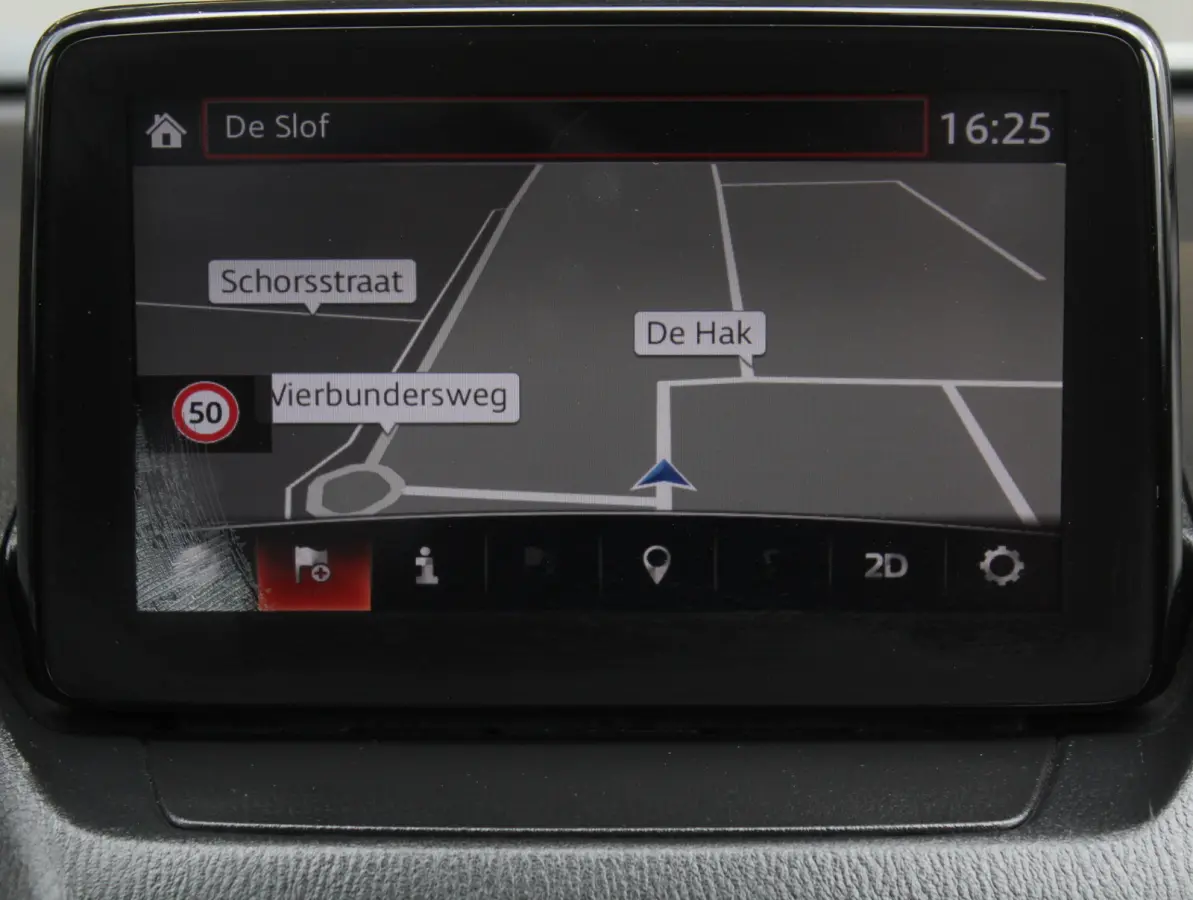 2.0 SkyActiv-G 120 Dynamic AIRCO | CRUISE | CAMERA | LMV16 | CV | DAB | NAVI