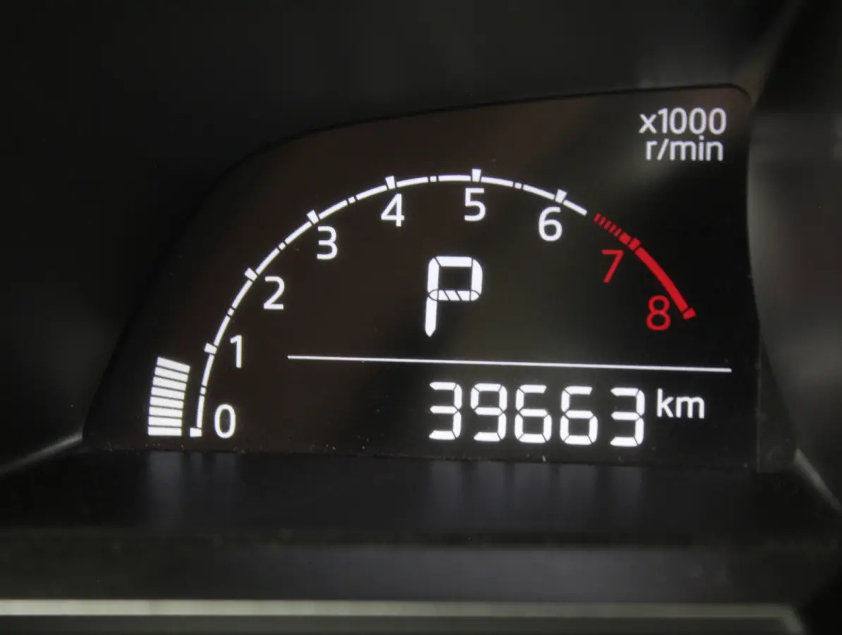 2.0 SkyActiv-G 120 Dynamic AIRCO | CRUISE | CAMERA | LMV16 | CV | DAB | NAVI