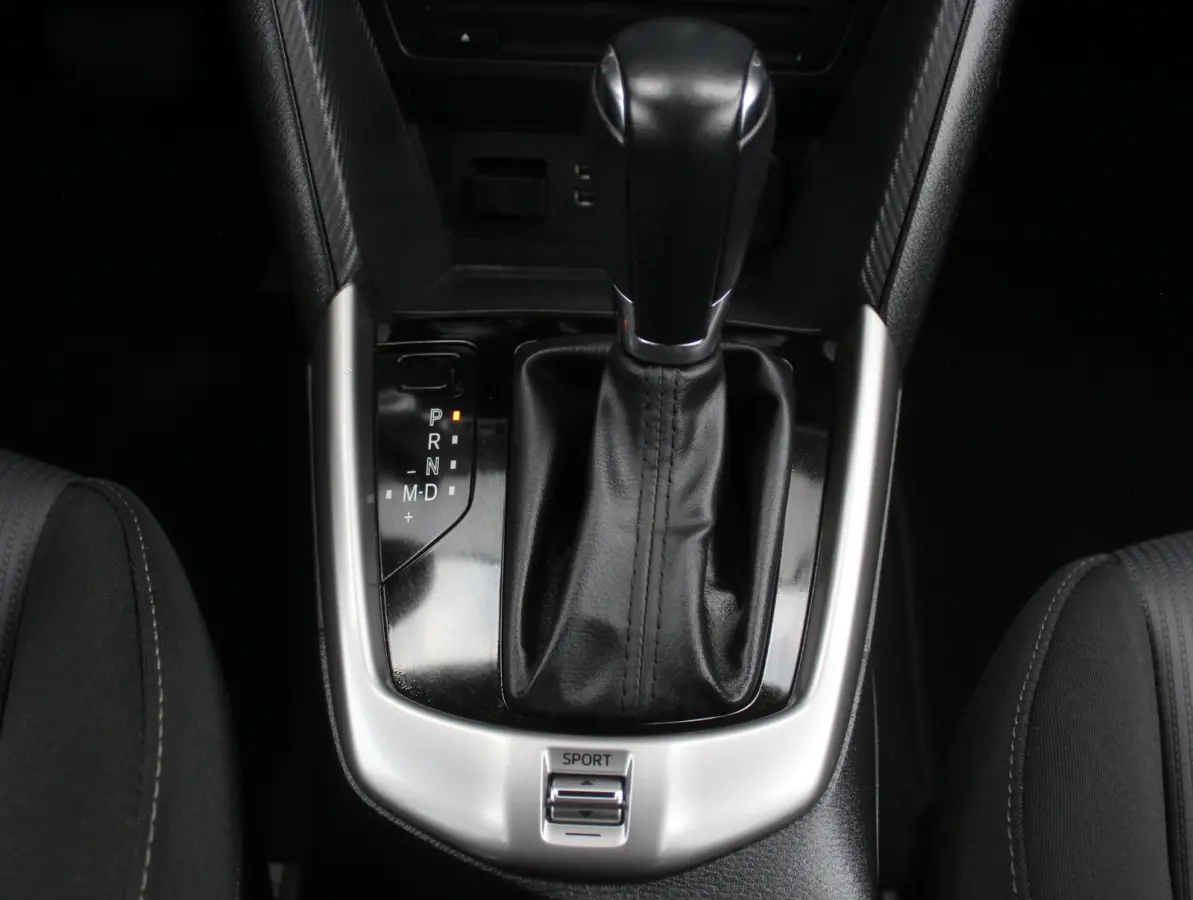 2.0 SkyActiv-G 120 Dynamic AIRCO | CRUISE | CAMERA | LMV16 | CV | DAB | NAVI