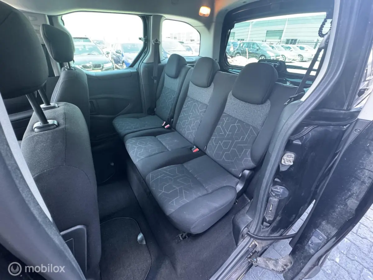 1.2 PureTech Active Airco Cruise Trekhaak!