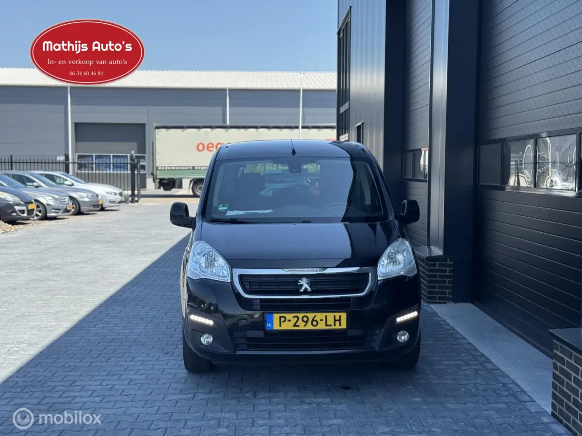 1.2 PureTech Active Airco Cruise Trekhaak!