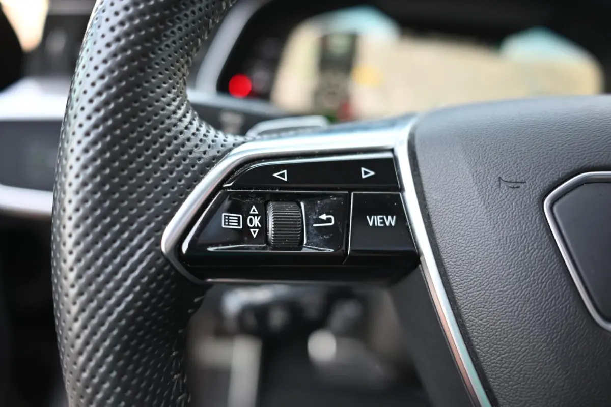 55 TFSI e quattro S-Line Competition 367PK | Pano | Trekhaak | Memory | Alcantara | Camera | ACC | Carplay | Lane Assist | Afgevlakt Stuur | Stoelverwarming | Matrix Led | Originele 20'' | K