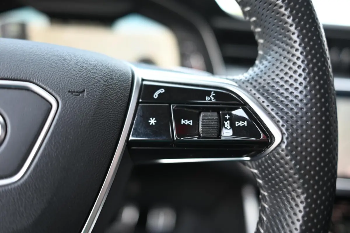 55 TFSI e quattro S-Line Competition 367PK | Pano | Trekhaak | Memory | Alcantara | Camera | ACC | Carplay | Lane Assist | Afgevlakt Stuur | Stoelverwarming | Matrix Led | Originele 20'' | K