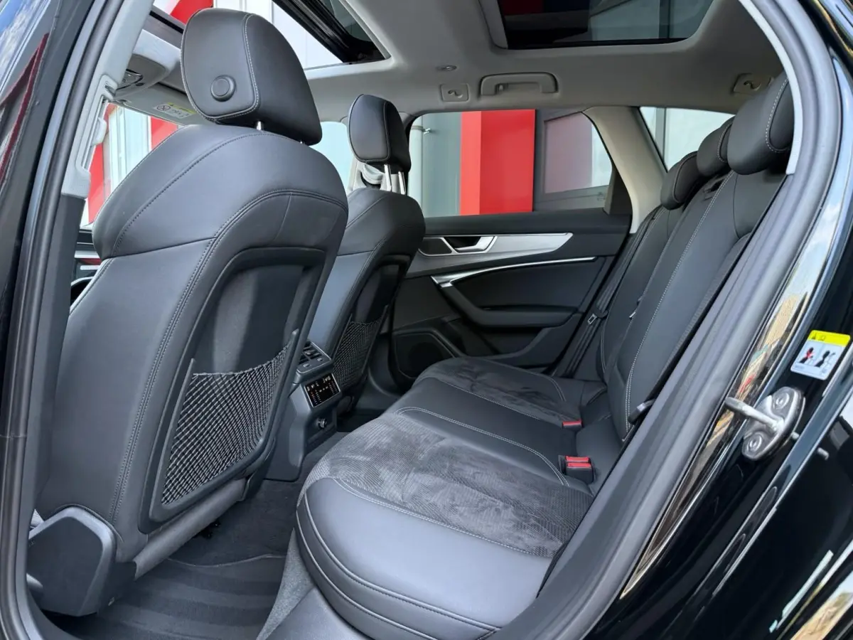 55 TFSI e quattro S-Line Competition 367PK | Pano | Trekhaak | Memory | Alcantara | Camera | ACC | Carplay | Lane Assist | Afgevlakt Stuur | Stoelverwarming | Matrix Led | Originele 20'' | K
