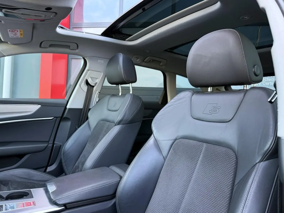 55 TFSI e quattro S-Line Competition 367PK | Pano | Trekhaak | Memory | Alcantara | Camera | ACC | Carplay | Lane Assist | Afgevlakt Stuur | Stoelverwarming | Matrix Led | Originele 20'' | K