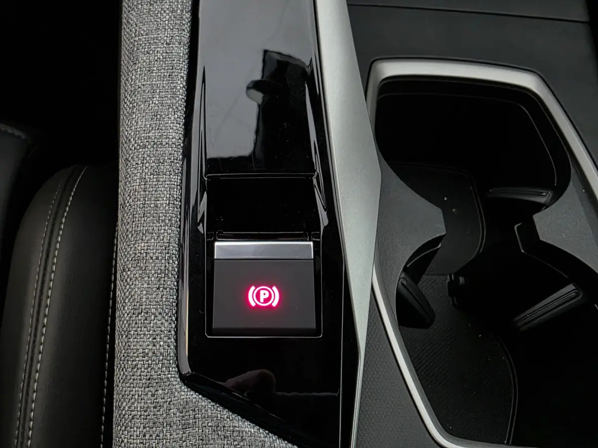 Launch Edition 325 Dual Motor 73 kWh | Warmtepomp | Schuif/kanteldak | Stoel verwarming & ventilatie |