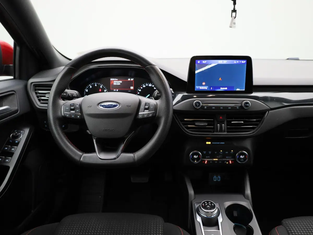 Clipper 1.0i EcoBoost MHEV 114kW ST-Line X DCT | Cruise Control | Stoel/stuur voorruitverwarming | Camera achter | Sensoren voor/achter |