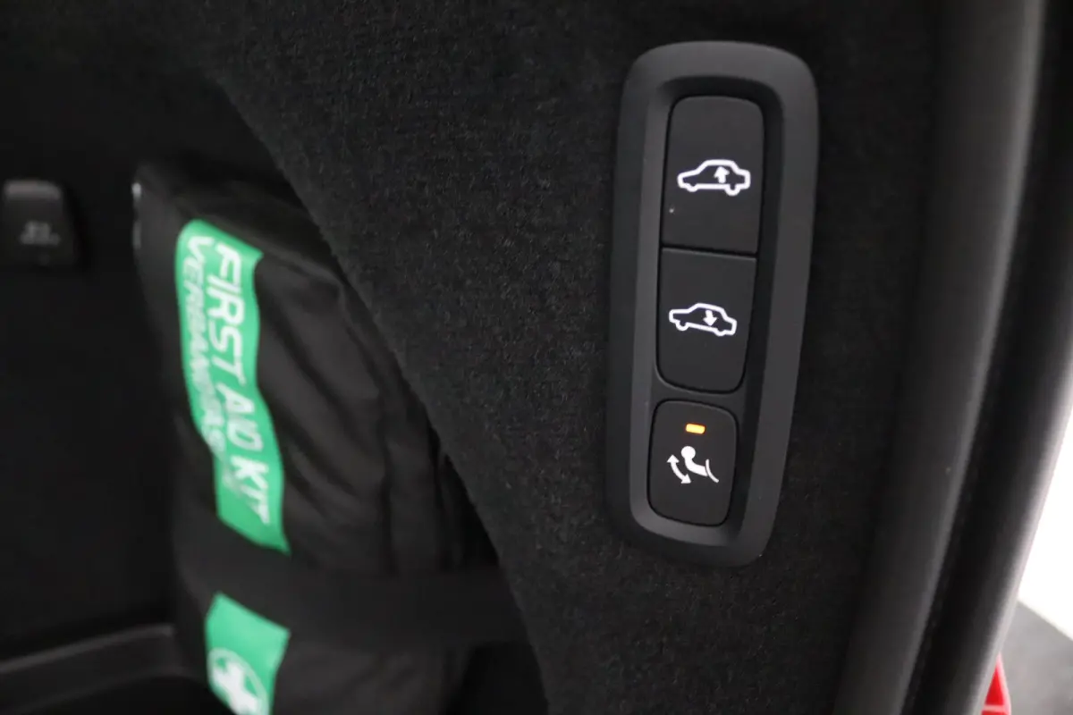 T8 Plug-in hybrid AWD Ultra Dark | Luchtvering | Trekhaak | Harman/Kardon | Stoelventilatie | Massage | Harman/Kardon | 360 Camera | 22 Inch Wielen