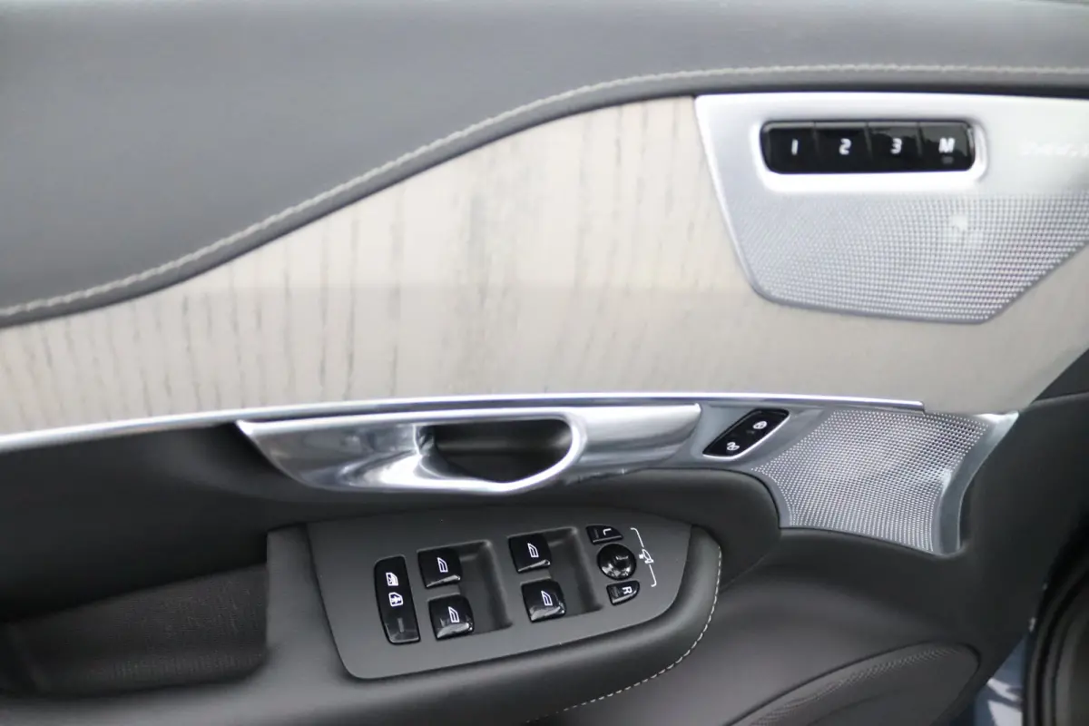 T8 Plug-in hybrid AWD Ultra Dark | Luchtvering | Trekhaak | Harman/Kardon | Stoelventilatie | Massage | Harman/Kardon | 360 Camera | 22 Inch Wielen