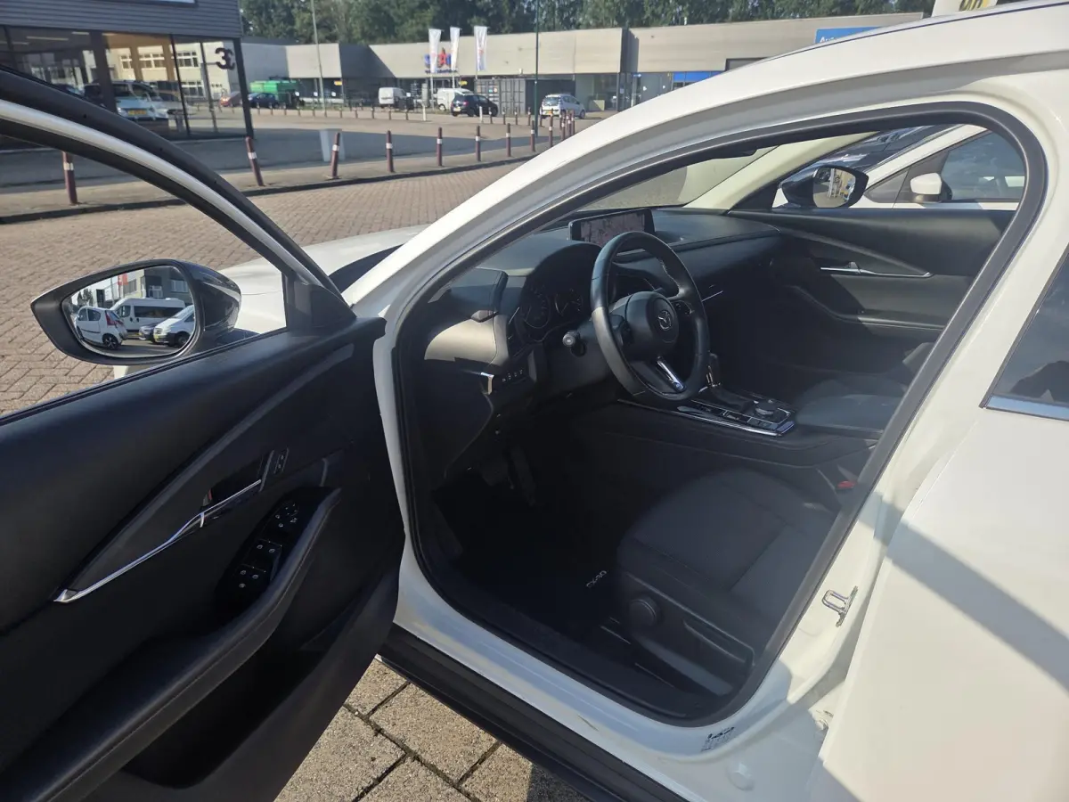 2.0 e-SkyActiv-G M Hybrid Homura