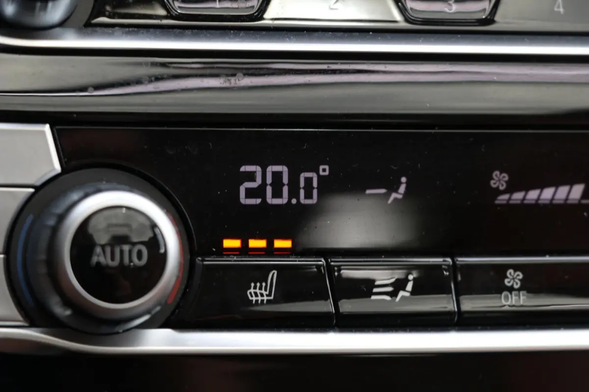 High Executive 80 kWh Panodak 360view 3D AdaptiveCruise Harman/Kardon Trekhaak Camera Lane Assist PDC 98000KM