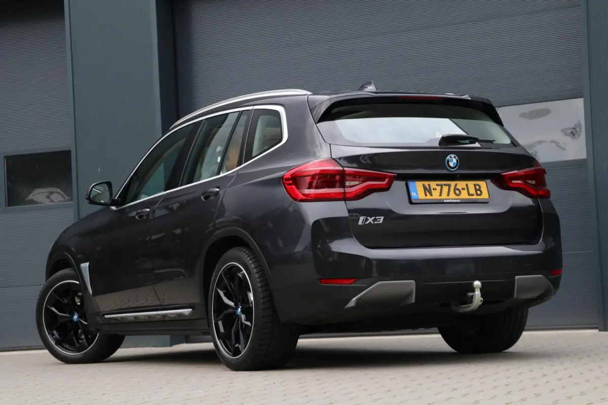High Executive 80 kWh Panodak 360view 3D AdaptiveCruise Harman/Kardon Trekhaak Camera Lane Assist PDC 98000KM