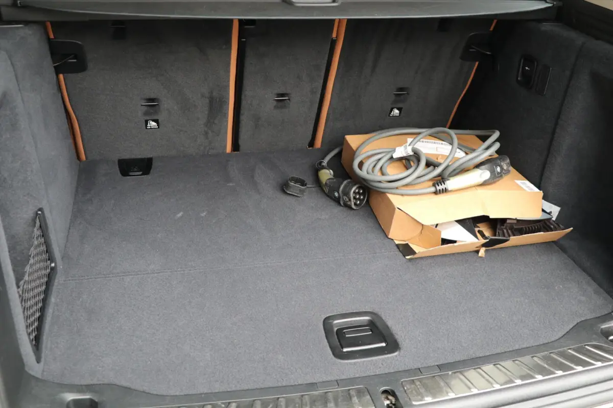 High Executive 80 kWh Panodak 360view 3D AdaptiveCruise Harman/Kardon Trekhaak Camera Lane Assist PDC 98000KM