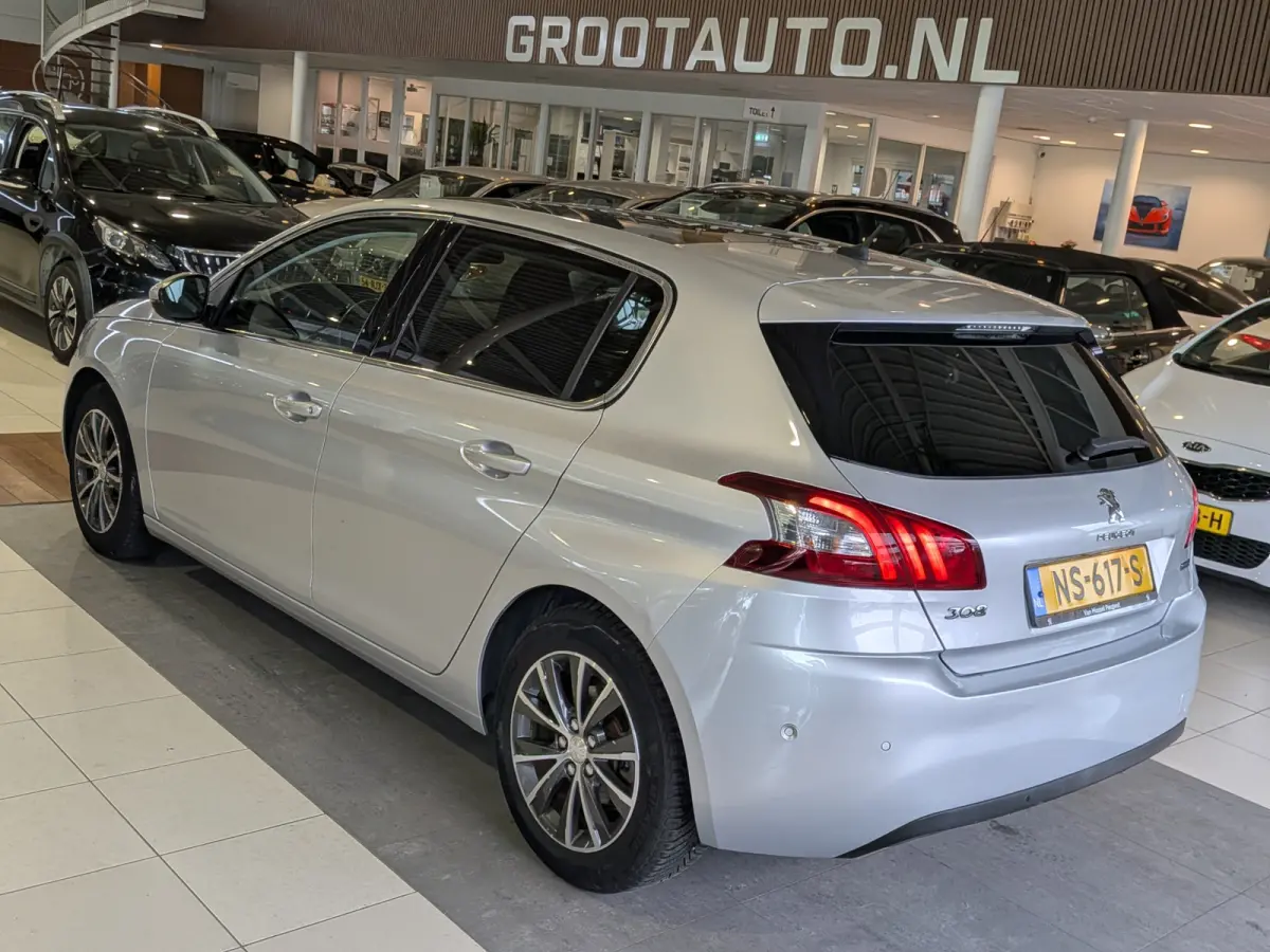 1.2 PureTech Allure Panoramadak, Airco, Cruise Control, Stuurbekrachtiging