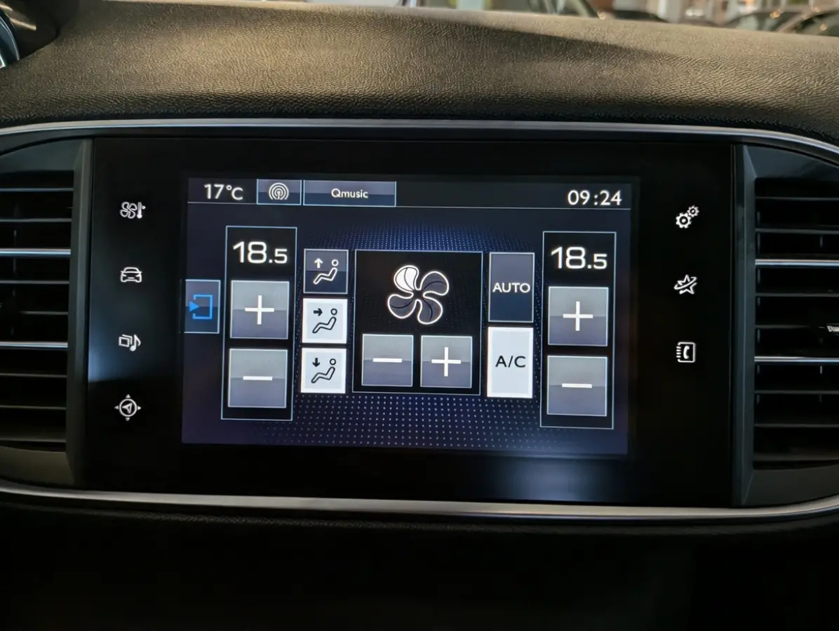 1.2 PureTech Allure Panoramadak, Airco, Cruise Control, Stuurbekrachtiging