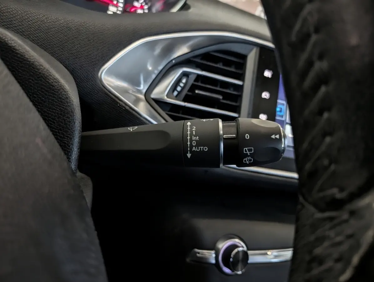 1.2 PureTech Allure Panoramadak, Airco, Cruise Control, Stuurbekrachtiging