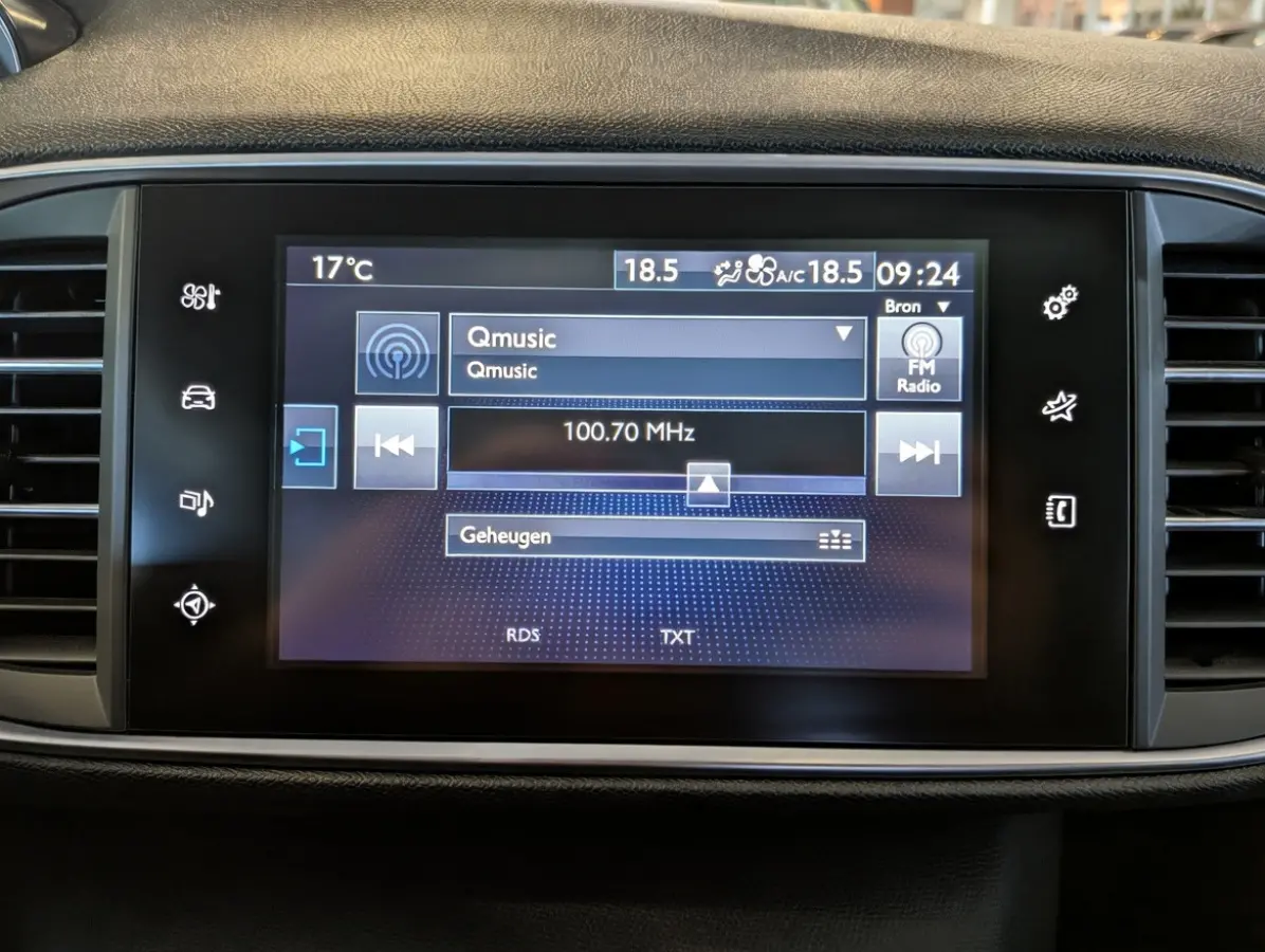 1.2 PureTech Allure Panoramadak, Airco, Cruise Control, Stuurbekrachtiging