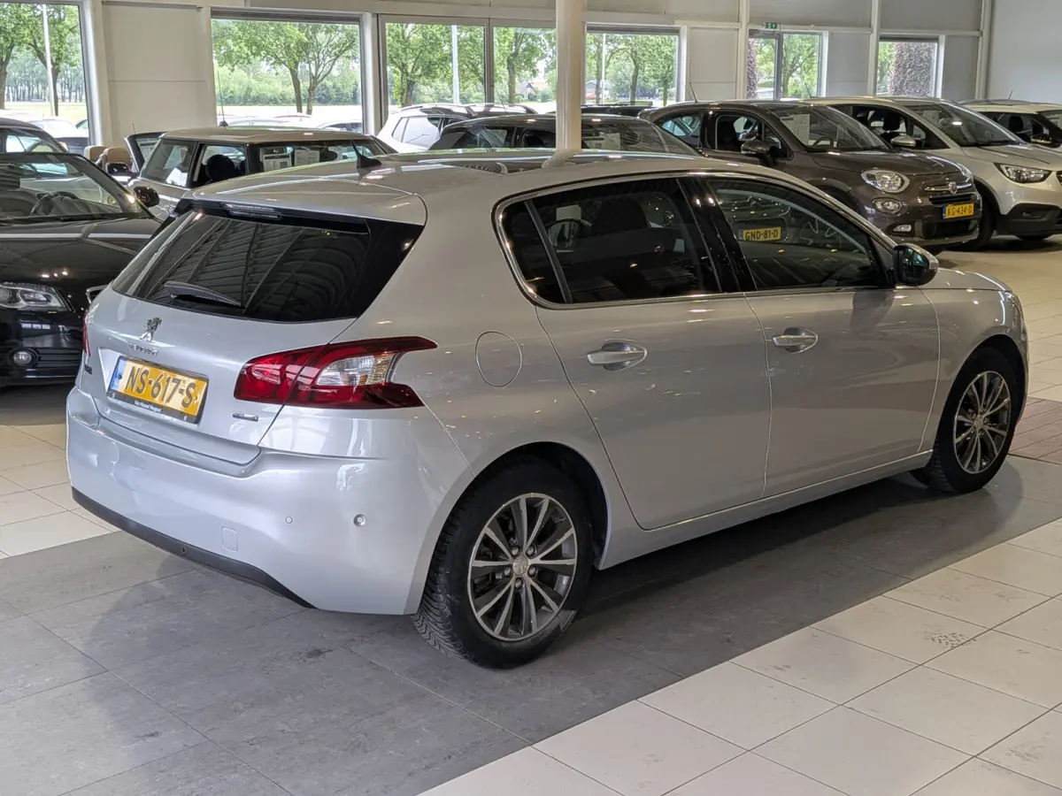 1.2 PureTech Allure Panoramadak, Airco, Cruise Control, Stuurbekrachtiging