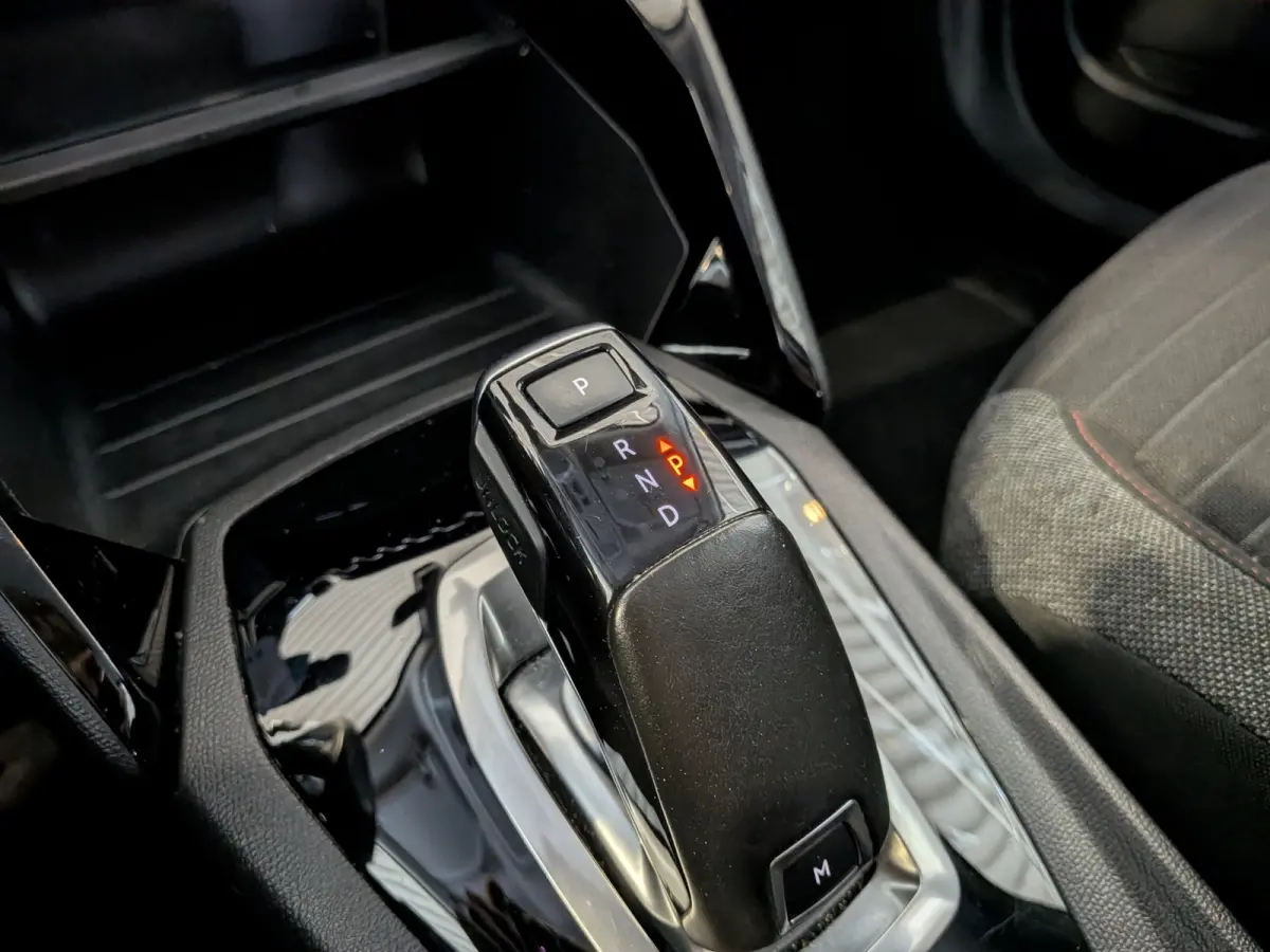1.2 PureTech Active Automaat Airco, Cruise Control, Stuurbekrachtiging