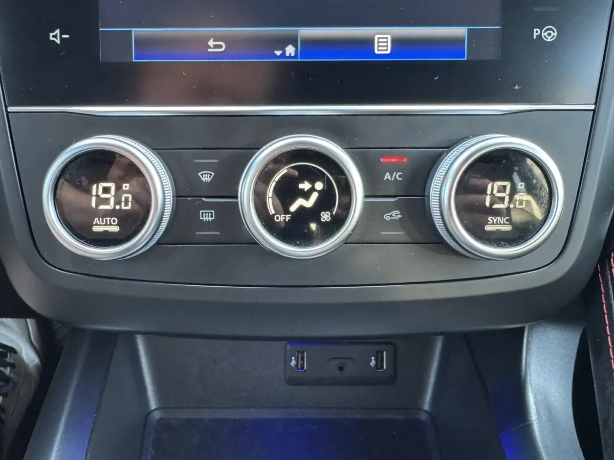 1.3 TCe Black Edition Automaat Camera Carplay Clima Cruise Stoelverw. Leder/Alcantara