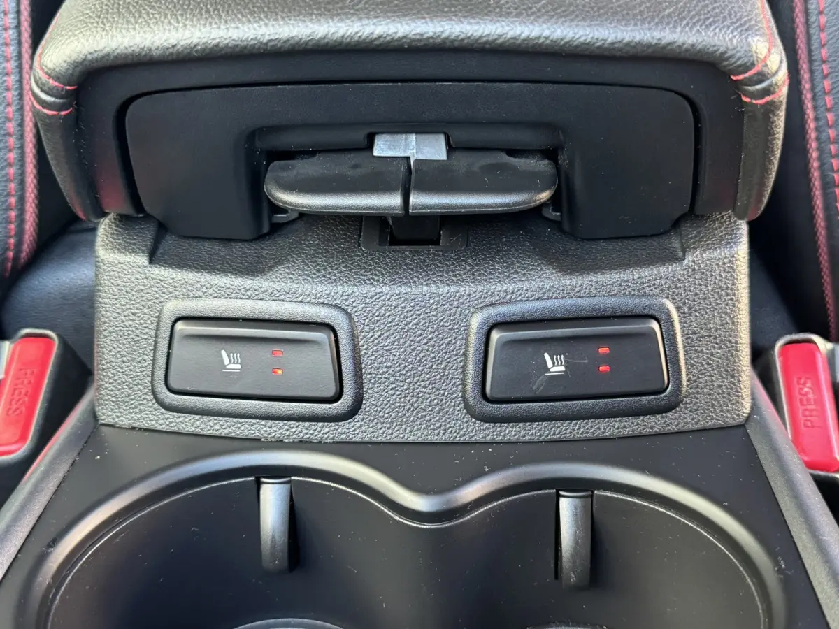 1.3 TCe Black Edition Automaat Camera Carplay Clima Cruise Stoelverw. Leder/Alcantara