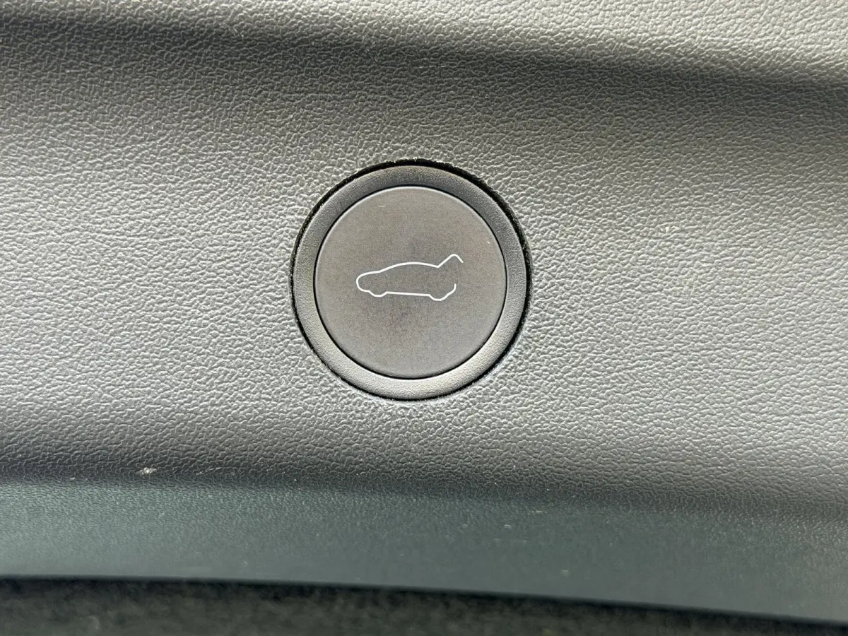 Long Range AWD 75 kWh SoH 92,1% / Originele Trekhaak / PREMIUM-Pakket / Autopilot /