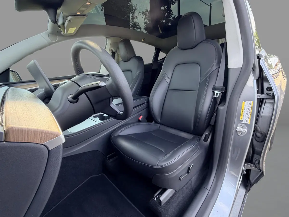 Long Range AWD 75 kWh SoH 92,1% / Originele Trekhaak / PREMIUM-Pakket / Autopilot /