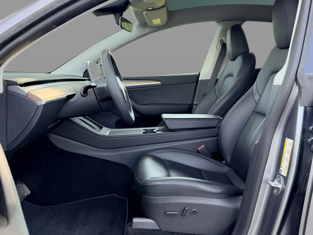 Long Range AWD 75 kWh SoH 92,1% / Originele Trekhaak / PREMIUM-Pakket / Autopilot /