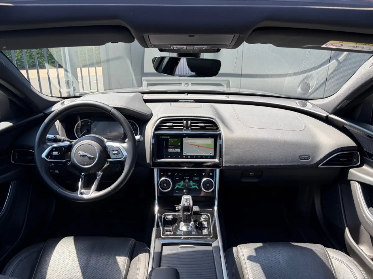 2.0 P250 Aut. Pano Leder Camera LED Carplay Android NL-auto