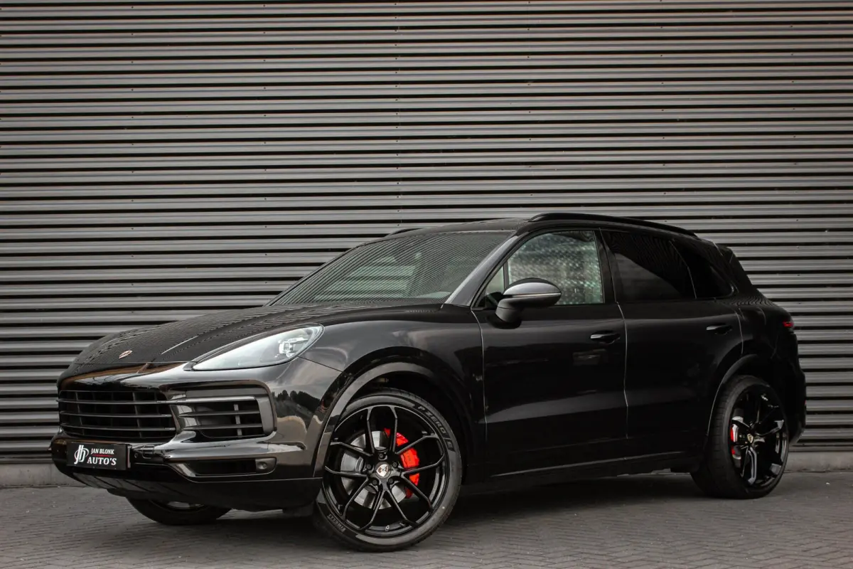 3.0 E-Hybrid FULL BLACK / PANO-DAK / SPORT CHRONO / LUCHTVERING / TREKHAAK / NAVIGATIE/ONDERHOUDSHISTORY / CARPLAY