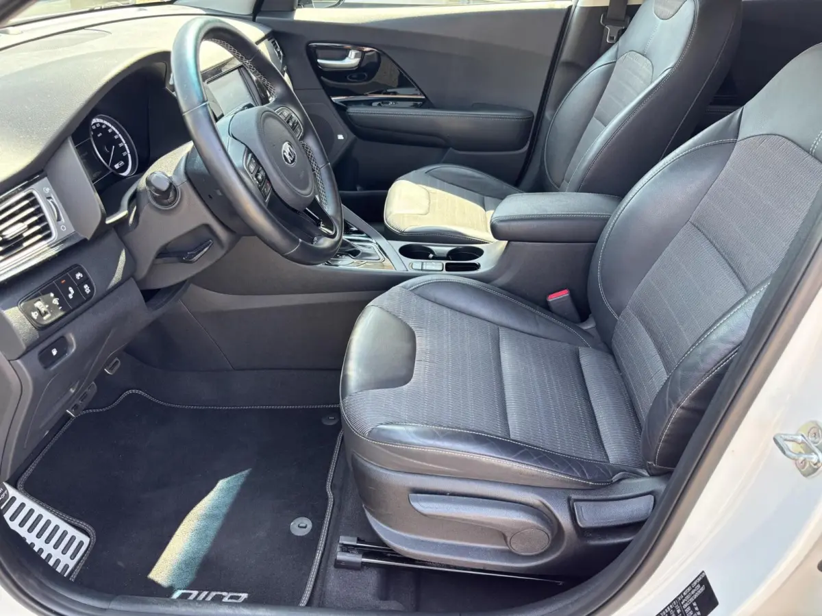 1.6 GDi Hybrid ExecutiveLine | Dodehoek | JBL | Parkeersensoren V+A | Stoel+stuurverwarming
